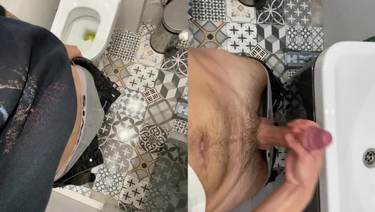 SweetHarry sends greetings from the toilet in the coffee shop (well, yes,