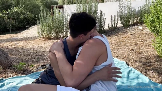 Outdoor action with @saschacologne (at a private property) W..