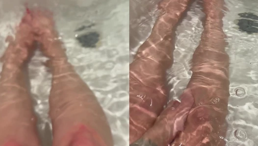 Bath after a few hard outdoor shoots! Plus pussy and TREAAAA..