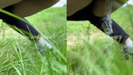 I love the way my asshole contracts when I’m peeing