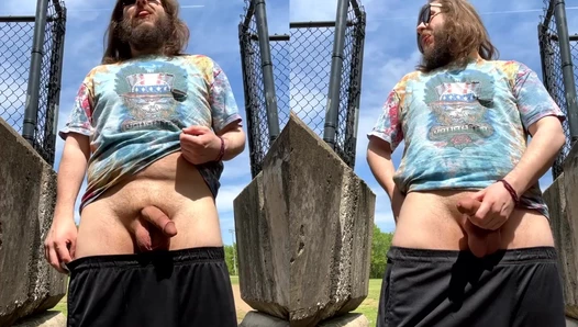 Park Strolls: Hang out with your wang out Sun felt nice, I ..