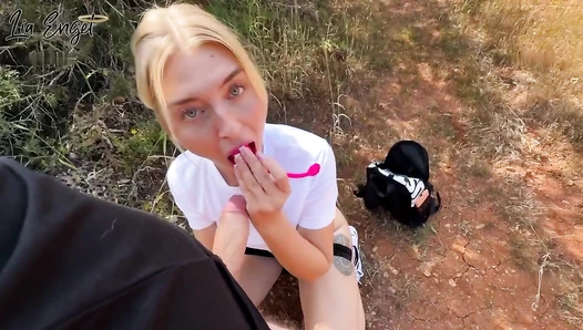 Lia Engel - FICKEN STATT WANDERN - Er fand meine Toys im Rucksack