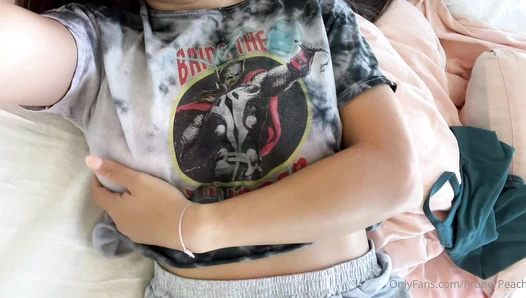 ProperPeach - tits tease clip