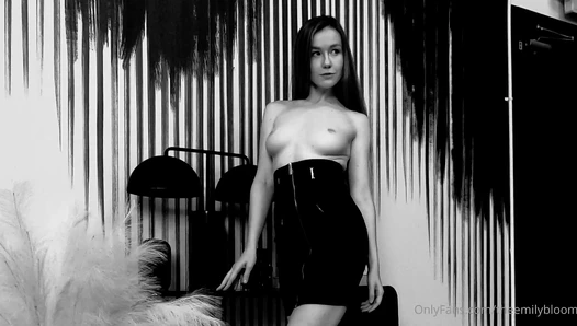 Emily Bloom - bb0eff290a8568a6731cd05837ce9fdc