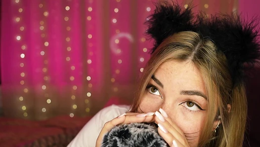 Ella Sonnenschein - ASMR Cat Roleplay Purring, Pawing & Grooming