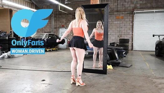 Woman Driven - Flirty Blonde with Top No Bra & Micro Skirt [675096f4dc301]