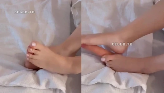 Anne Wünsche - Short Feetplay V1