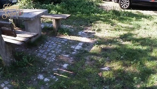 Hanna Secret - Superdreist Publicpiss bei TV Dreharbeiten