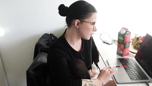 Roxi Black - – Bin ich jetzt Schwanger – Creampie statt Facial