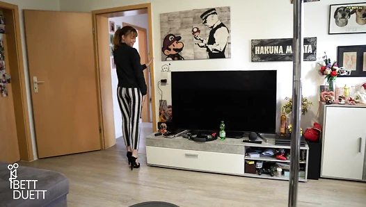 Anne Eden - BettDuett Couple Pole Dance mit Cumshot