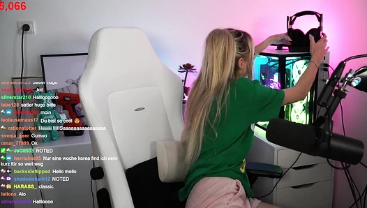 HoneyPuu - (3) Honeypuu Charmante Clips ð¤©ð¤© TwitchGerman