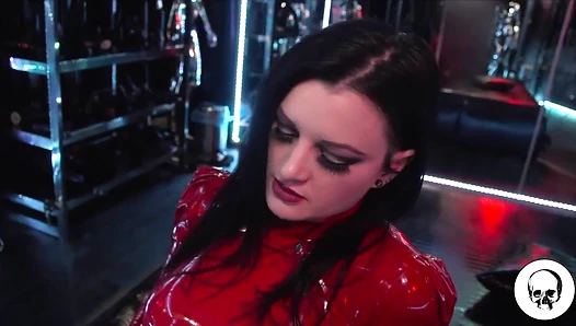 Alissa Noir - Transformierung zur Gummipuppe Teil 2