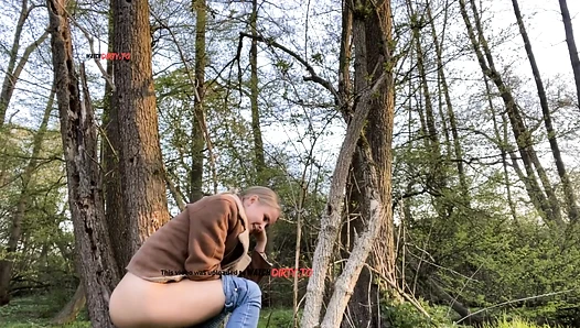 Sweetgini - Das erste Mal beim Wildpinkeln gefilmt Schaust du mir dabei zu mit SweetGini [34235]