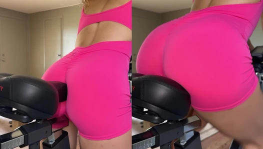 Laurel Moyer - Gym girl shoves bike seat through her clothes and into her pussy [663bbeb8ec737]
