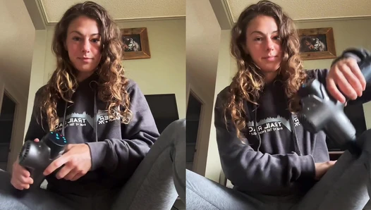 Laurel Moyer - Teen Tiktok girl accidentally cums on TikTok Live with massage gun [66492407d63c4]