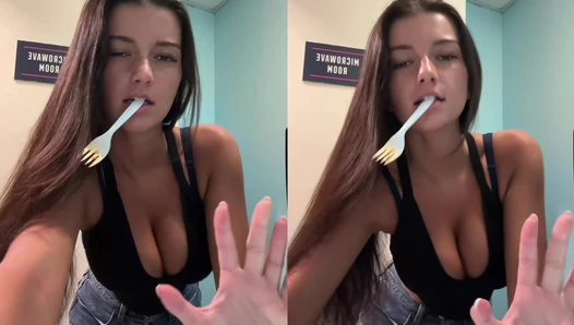 Gianna Thimons - 20260524 waiting for my food to cook giannaloren [7643275811721596174]