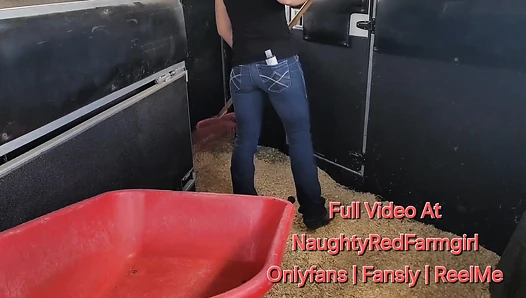 NaughtyRedFarmgirl - Horny Redhead Farmgirl Fucks Wheelbarrow in Tight Pussy at Horse Sho [65b537c4d7c5f]