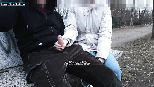 BlondieBlow - Relaxing massage with caught in the middle of the park [67fdbfa84f42d]