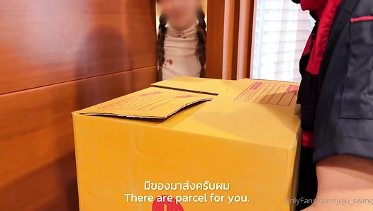 Juju_Swing - 68 Flashing in front of a group of delivery man