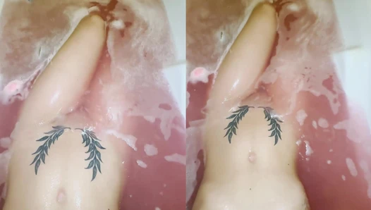 Liza Loveness - Shall we go and take a bath together with my favorite scent of roses