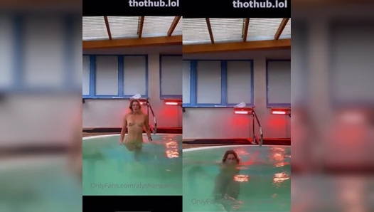 Alysha Newman - Naked pool [1104816]