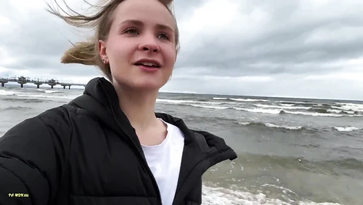 Sweetgini - Fette Spermaladung zum Geburtstag Story vom Fan gecrasht