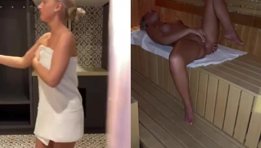 Lia Engel hotel sauna bespannt beim masturbieren mit liaengel