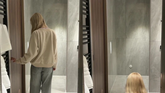 neomiisworld - Das geheime Fenster im Badezimmer