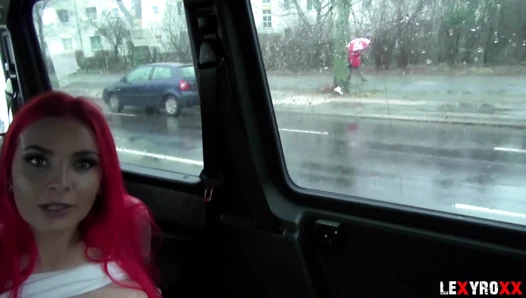 Lexy Roxx - Mitten auf der Straße gefickt und die EX konnte zuschauen