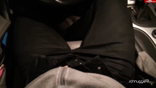 Schnuggie91 - Krass! Er spioniert im Parkhaus! 12.12.14