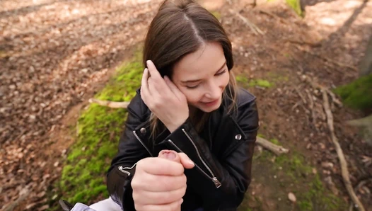 Hermione_Potter - POV - Super cute stepsister sucks my cock in the forest. 100% real P [644286c79af4d][1080p]