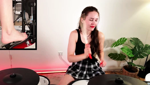 zoena - In The End Linkin Park ｜ Sexy Drum Cover By Zoena + Thoughts