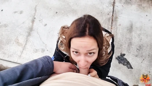 [11.21.21] Lia Fox   CREAMPIE im Kaufpark! Angequatsch und weggebummst! Lia Extrem