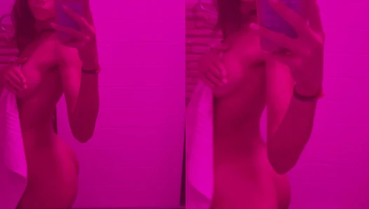 Lauren111 - 25 03 Shower (1)