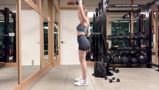 Leahfitxx - Works Out In Gym [659e527ac89c4]