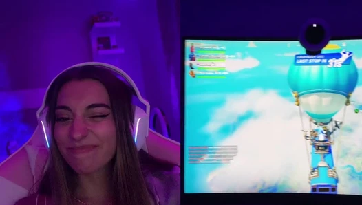 Lea Martinez - masstiktok leaamartinezz Tonight vibe is fort Iâm so sorry apology 67L5hCHU