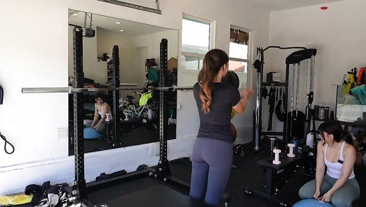 Lea Martinez - Jabba the Pump and Jar Jar lifts take you to the gym (3)