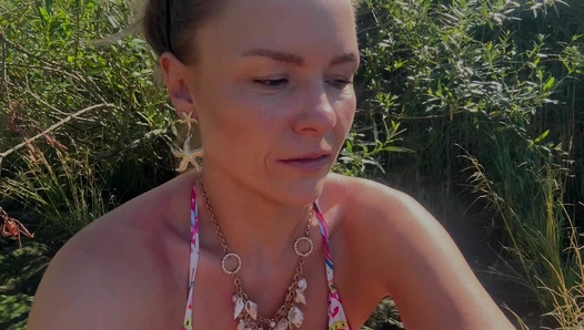 Bibi XXX - Beachgirl Bibixxx! Outdoor Piss!! [68a3359d3a450]